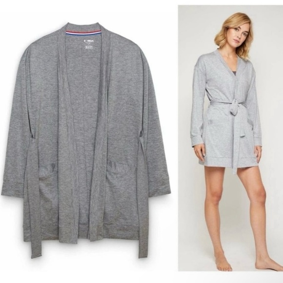 4Laps Fourlaps Status Wrap Robe in Heather Grey Medium New NWT - Picture 2 of 2